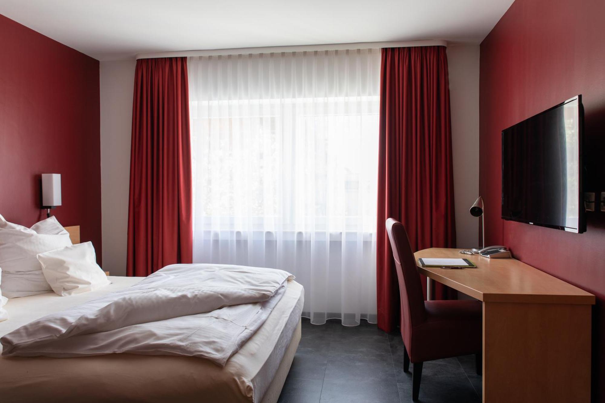 Mein Schlosshotel ฮอยเซนชตามม์ ภายนอก รูปภาพ