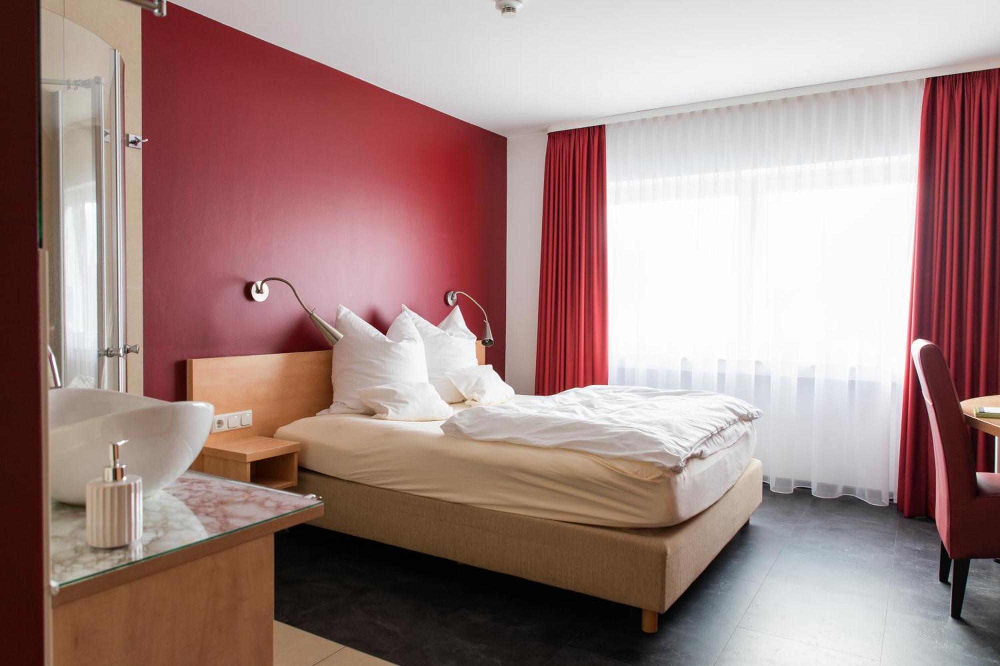 Mein Schlosshotel ฮอยเซนชตามม์ ภายนอก รูปภาพ