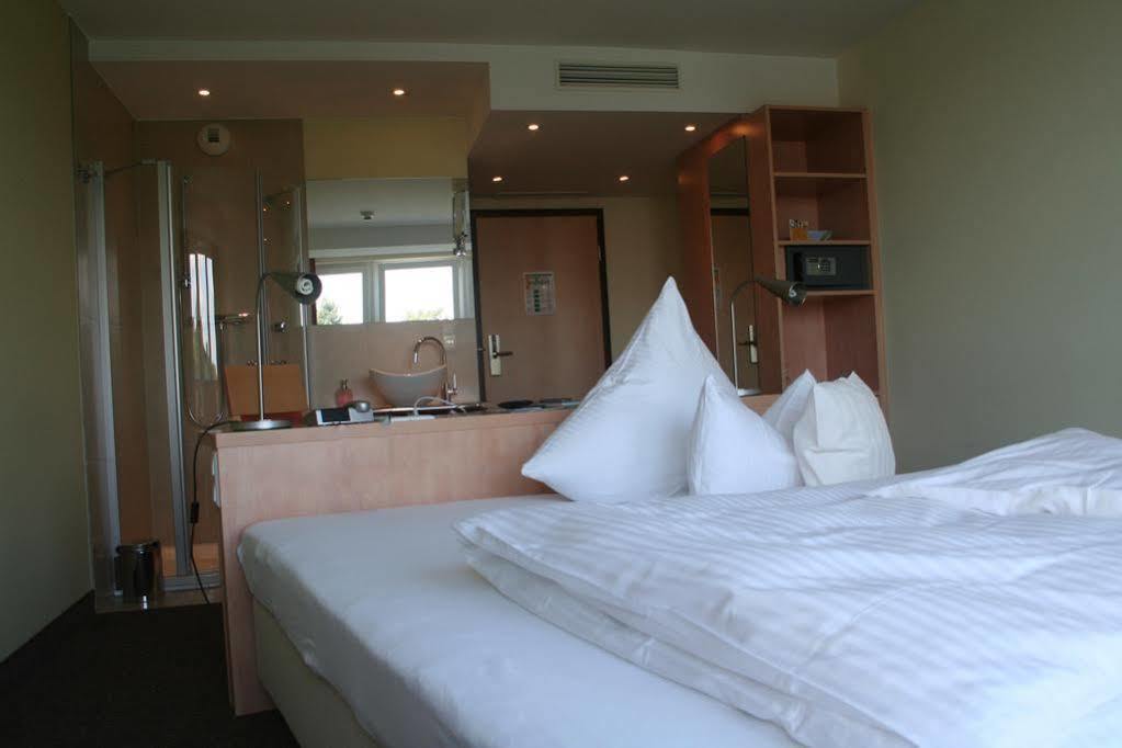 Mein Schlosshotel ฮอยเซนชตามม์ ภายนอก รูปภาพ